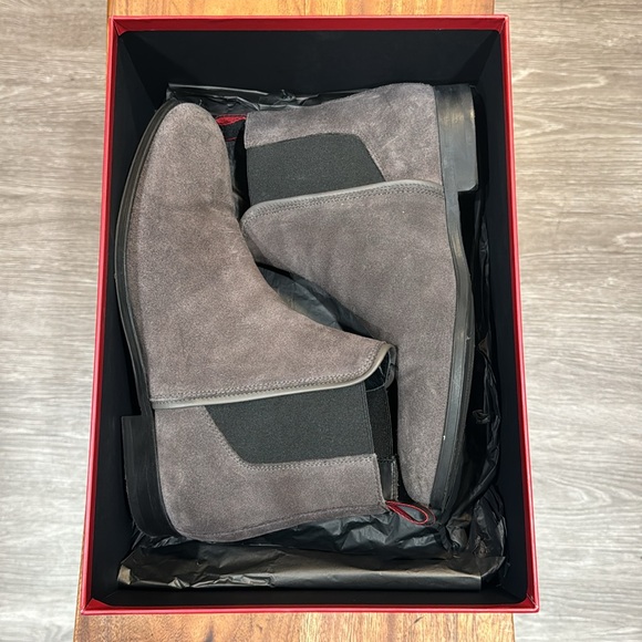 Hugo Boss Chelsea Boots - Picture 7 of 9